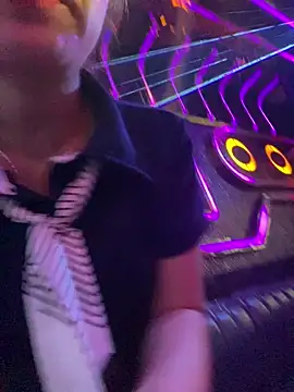 Snapshot of Angela_loveee chatting on April 2026 05:21:01 AM Angela loveee online show from April 2026 05:21:01 AM