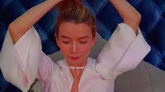 Snapshot of VanessaVienne chatting on March 2026 02:04:02 AM VanessaVienne online show from March 2026 02:04:02 AM