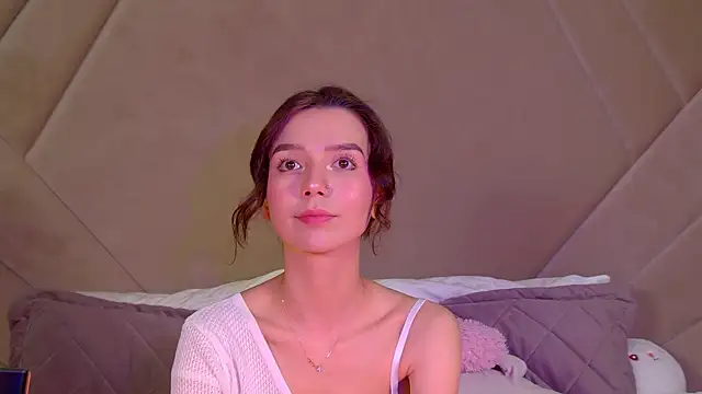 Snapshot of VanessaVienne chatting on March 2026 04:32:01 PM VanessaVienne online show from March 2026 04:32:01 PM