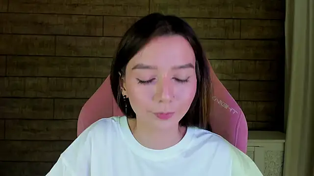 Snapshot of VanessaVienne chatting on April 2026 04:22:01 PM VanessaVienne online show from April 2026 04:22:01 PM