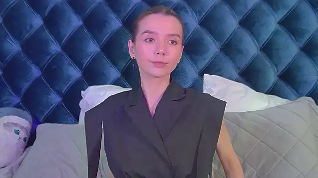 Snapshot of VanessaVienne chatting on April 2026 04:11:02 PM VanessaVienne online show from April 2026 04:11:02 PM