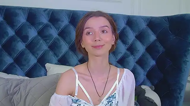 Snapshot of VanessaVienne chatting on April 2026 04:21:02 PM VanessaVienne online show from April 2026 04:21:02 PM