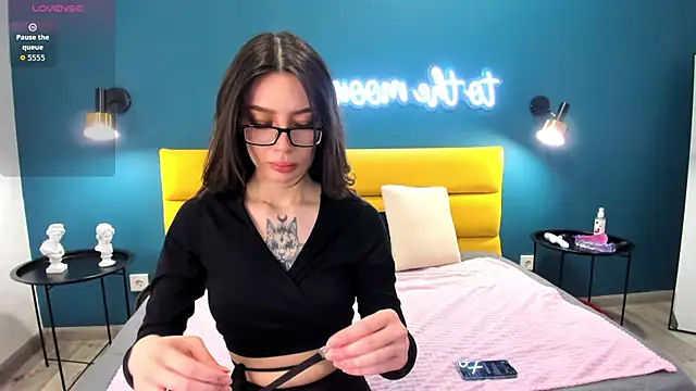 Snapshot of IvyDainty chatting on April 2026 01:36:01 AM IvyDainty online show from April 2026 01:36:01 AM