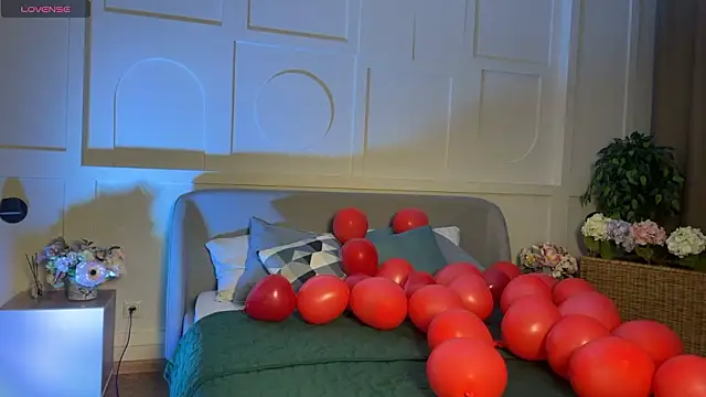  SilkyShadow  online show from February 2026 01:12:01 AM