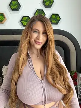 Snapshot of LucyBridgette chatting on June 2026 10:53:02 AM LucyBridgette online show from June 2026 10:53:02 AM