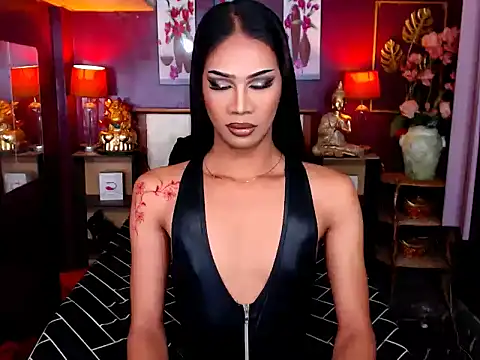 Snapshot of SEDUCTIVExDEMI chatting on March 2026 05:28:01 PM SEDUCTIVExDEMI online show from March 2026 05:28:01 PM