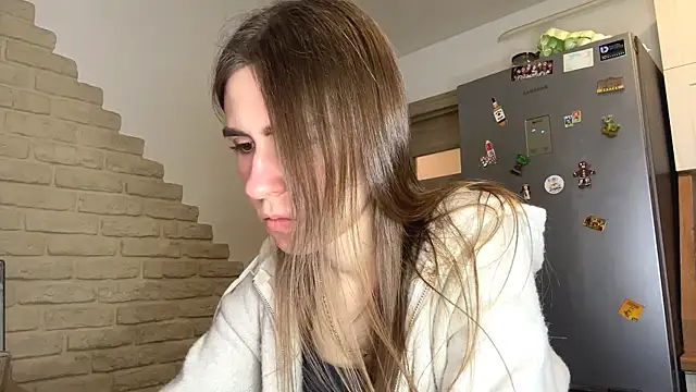 ElsieKuhlmann online show from April 2026 09:39:33 PM