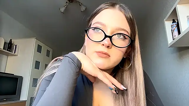 JammieMickiewicz online show from March 2026 02:10:01 PM