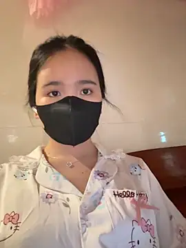 Snapshot of Gwen879 chatting on April 2026 09:07:01 AM Gwen879 online show from April 2026 09:07:01 AM