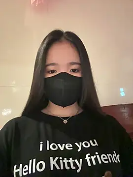 Snapshot of Gwen879 chatting on April 2026 01:05:02 AM Gwen879 online show from April 2026 01:05:02 AM