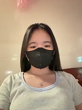 Snapshot of Gwen879 chatting on April 2026 02:00:01 AM Gwen879 online show from April 2026 02:00:01 AM