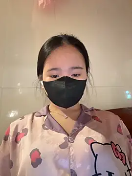 Snapshot of Gwen879 chatting on April 2026 01:44:02 AM Gwen879 online show from April 2026 01:44:02 AM