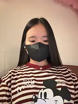 Snapshot of Gwen879 chatting on April 2026 07:11:02 AM Gwen879 online show from April 2026 07:11:02 AM