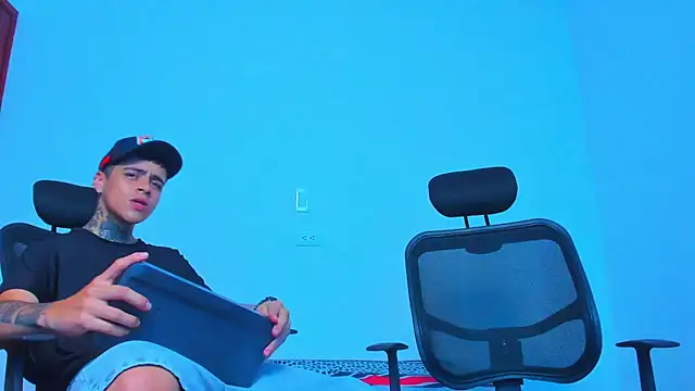 Thomas-Wil online show from March 2026 08:14:02 PM