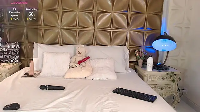 Snapshot of KeisyCamer chatting on April 2026 04:32:01 AM KeisyCamer online show from April 2026 04:32:01 AM