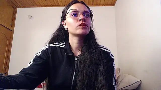 Shanel Lozano online show from June 2026 05:30:02 PM