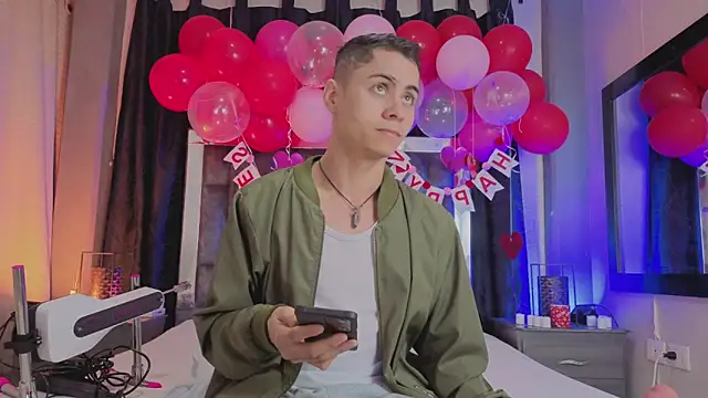 LeoMonnroe online show from February 2026 04:36:01 PM