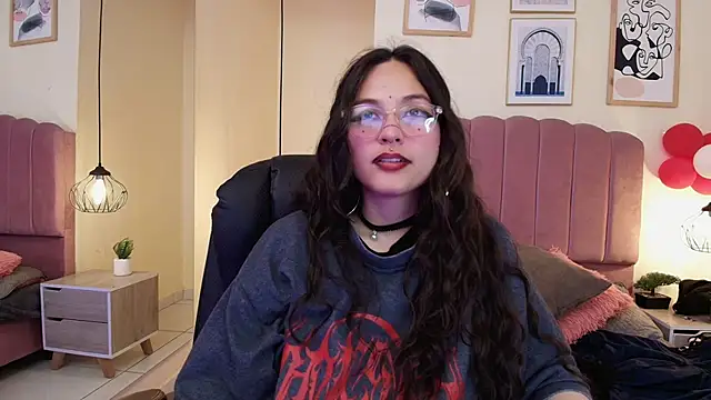 Snapshot of Hanabie_ chatting on April 2026 03:11:01 AM Hanabie online show from April 2026 03:11:01 AM