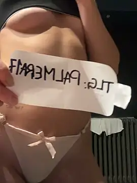 Snapshot of funylobee chatting on February 2026 03:37:01 AM funylobee online show from February 2026 03:37:01 AM