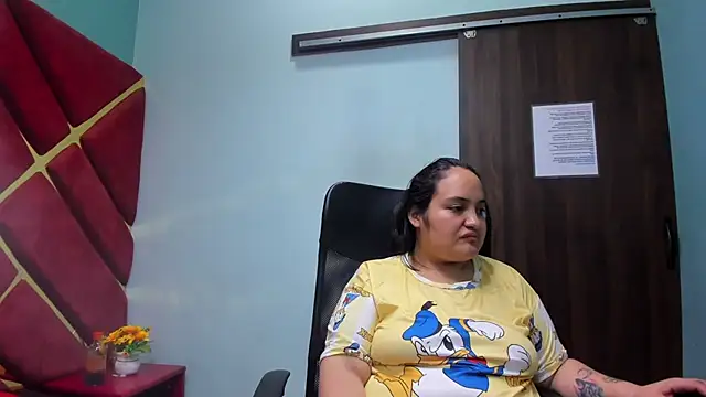 Snapshot of MiaRouss69 chatting on February 2026 12:22:02 AM MiaRouss69 online show from February 2026 12:22:02 AM