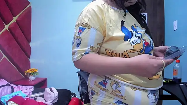 Snapshot of MiaRouss69 chatting on March 2026 01:13:02 PM MiaRouss69 online show from March 2026 01:13:02 PM