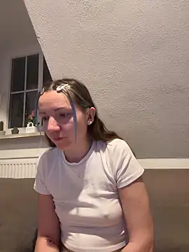 Snapshot of Marina_und_Jayden chatting on April 2026 10:29:01 PM Marina und Jayden online show from April 2026 10:29:01 PM