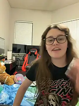 Snapshot of julia4thewin chatting on April 2026 02:00:01 AM julia4thewin online show from April 2026 02:00:01 AM