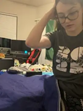 Snapshot of julia4thewin chatting on April 2026 02:36:02 AM julia4thewin online show from April 2026 02:36:02 AM