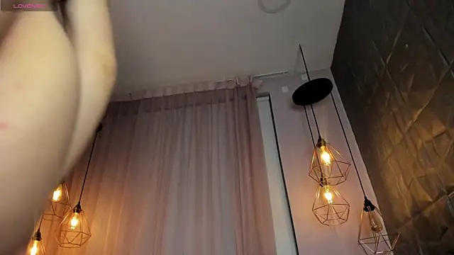 lizz lunna online show from January 2026 04:50:02 AM