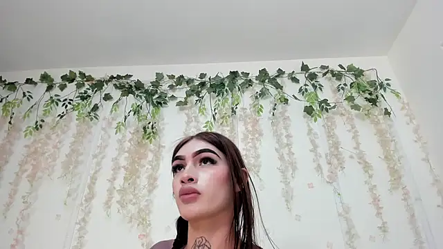 Snapshot of lizz_lunna chatting on June 2026 09:15:02 PM lizz lunna online show from June 2026 09:15:02 PM