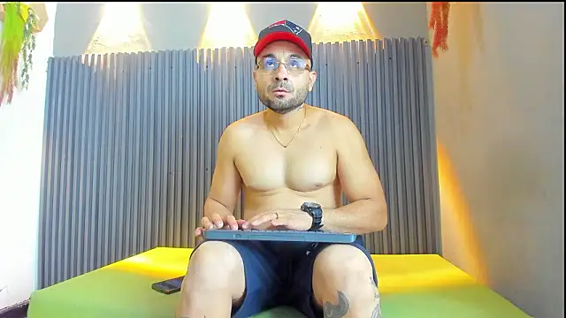 CHRISTIAN PARKERR online show from January 2026 12:21:01 PM