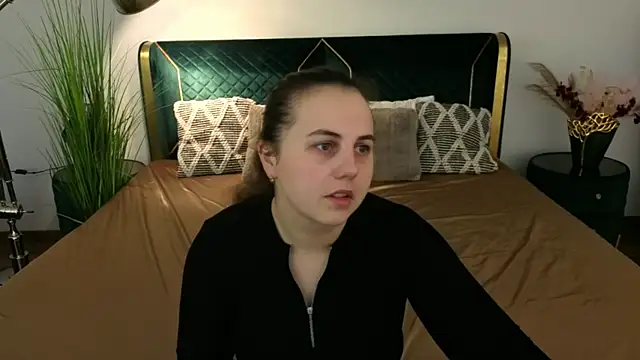 MikaFoxy online show from April 2026 05:05:01 AM