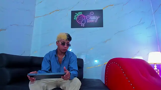 Roman cute online show from January 2026 02:32:01 PM