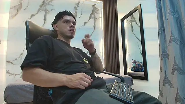 Enzo Turner online show from January 2026 04:05:02 AM