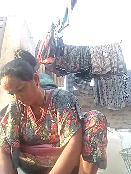 kiiuu sexe online show from April 2026 12:12:01 PM