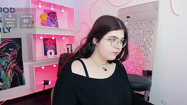 Snapshot of Siena_aa chatting on April 2026 06:04:02 PM Siena aa online show from April 2026 06:04:02 PM