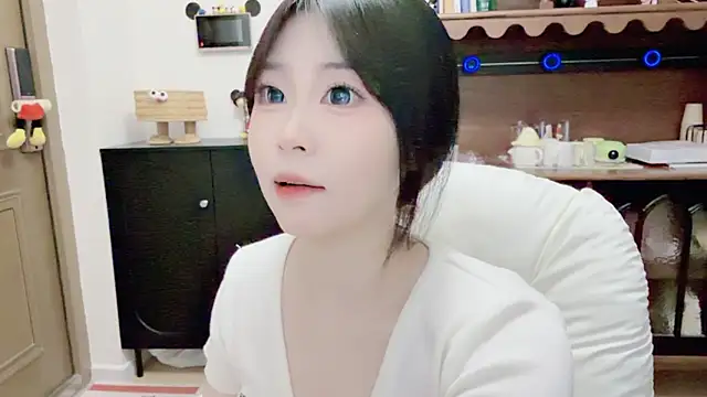 Snapshot of Onefiona chatting on June 2026 11:58:01 AM Onefiona online show from June 2026 11:58:01 AM