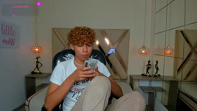 Snapshot of Anyelo_Twink chatting on July 2026 04:06:02 AM Anyelo Twink online show from July 2026 04:06:02 AM