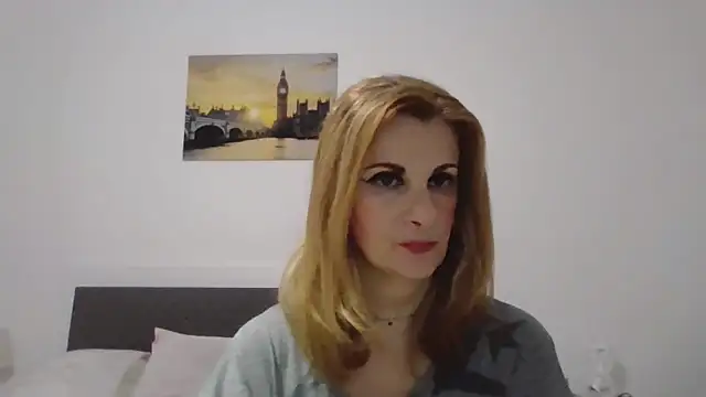 Snapshot of Clara1986 chatting on April 2026 07:22:01 PM Clara1986 online show from April 2026 07:22:01 PM