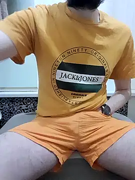 Snapshot of 80julien chatting on February 2026 11:25:01 AM 80julien online show from February 2026 11:25:01 AM