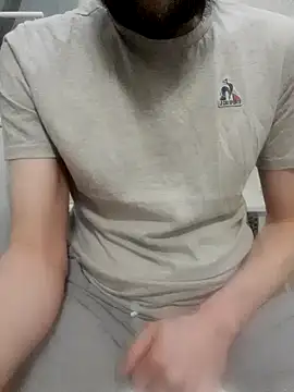 Snapshot of 80julien chatting on February 2026 01:40:01 PM 80julien online show from February 2026 01:40:01 PM