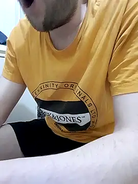 Snapshot of 80julien chatting on February 2026 01:59:02 AM 80julien online show from February 2026 01:59:02 AM