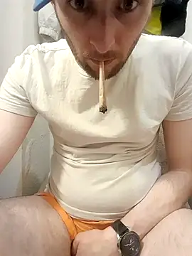 Snapshot of 80julien chatting on February 2026 06:19:01 PM 80julien online show from February 2026 06:19:01 PM