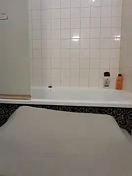 Snapshot of 80julien chatting on March 2026 06:43:01 PM 80julien online show from March 2026 06:43:01 PM