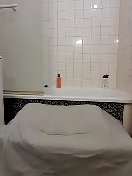 Snapshot of 80julien chatting on March 2026 06:45:02 PM 80julien online show from March 2026 06:45:02 PM