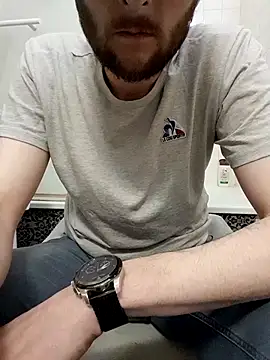 Snapshot of 80julien chatting on March 2026 07:40:01 PM 80julien online show from March 2026 07:40:01 PM