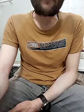 Snapshot of 80julien chatting on March 2026 07:48:01 PM 80julien online show from March 2026 07:48:01 PM