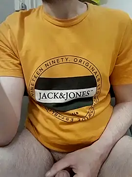 Snapshot of 80julien chatting on April 2026 09:48:01 PM 80julien online show from April 2026 09:48:01 PM