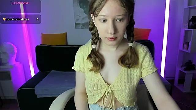 Snapshot of tracy_aw chatting on April 2026 03:59:01 AM tracy aw online show from April 2026 03:59:01 AM