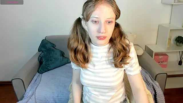 Snapshot of tracy_aw chatting on April 2026 08:45:01 AM tracy aw online show from April 2026 08:45:01 AM